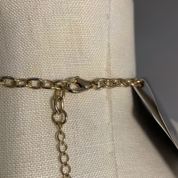 New bib style tier drop layer statement necklace. Green and gold w/ extension - Picture 8 of 11